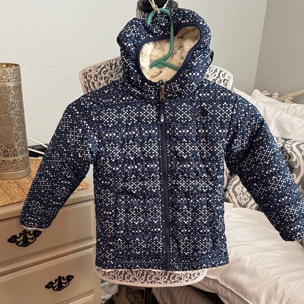 The North Face interchangeable Navy & dotted & Sherpa reverse side Jacket Sz 4T